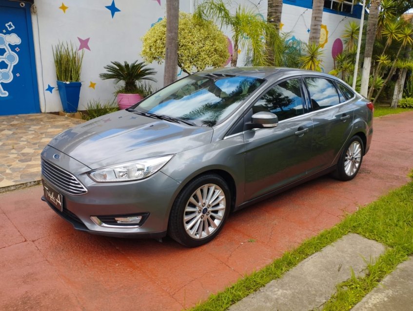 Ford Focus Sedan 2.0 16V/2.0 16V Flex 4p Aut. na cor Cinza no Canoas / RS - 896300