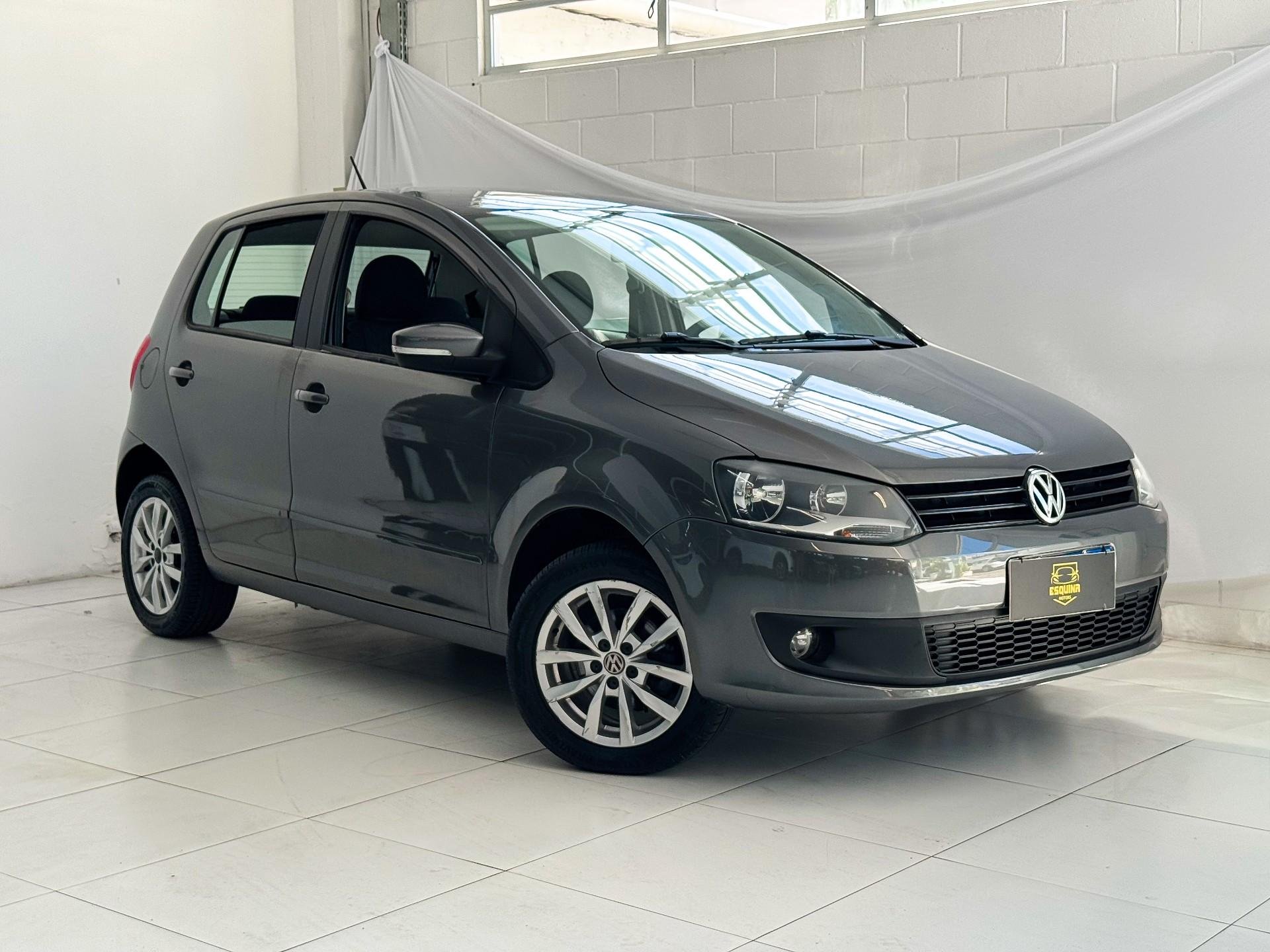 Volkswagen Fox City 1.0 Mi/ 1.0Mi Total Flex 8V 5p na cor Cinza em São José / SC - 896962