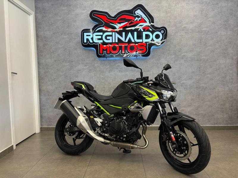 KAWASAKI Z 400  na cor Cinza em Araucária / PR - 897428