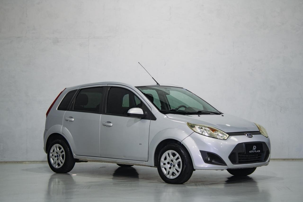 Ford Fiesta 1.0 8V Flex/Class 1.0 8V Flex 5p na cor Prata em São José dos Pinhais / PR - 897522
