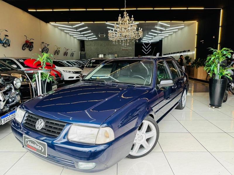 Volkswagen Quantum 1.8 Mi/ 1.8i na cor Azul em Londrina / PR - 897986