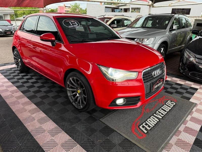 Audi A1 Sportback 1.4 TFSI 5p S-tronic na cor Vermelho no Viamão / RS - 898392