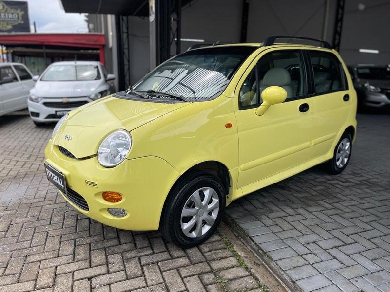 Caoa Chery QQ 1.1/1.0 12V 69cv 5p na cor Amarelo em Curitiba / PR - 898397