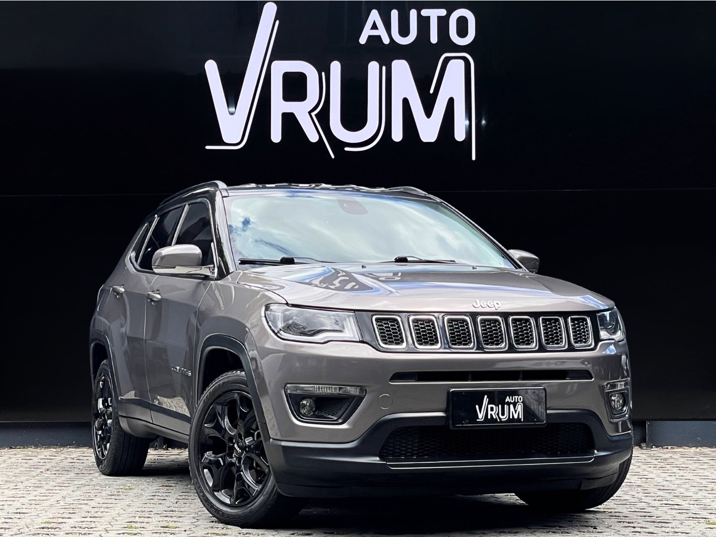 Jeep Compass LIMITED 2.0 4x2 Flex 16V Aut. na cor Cinza em Curitiba / PR - 898579
