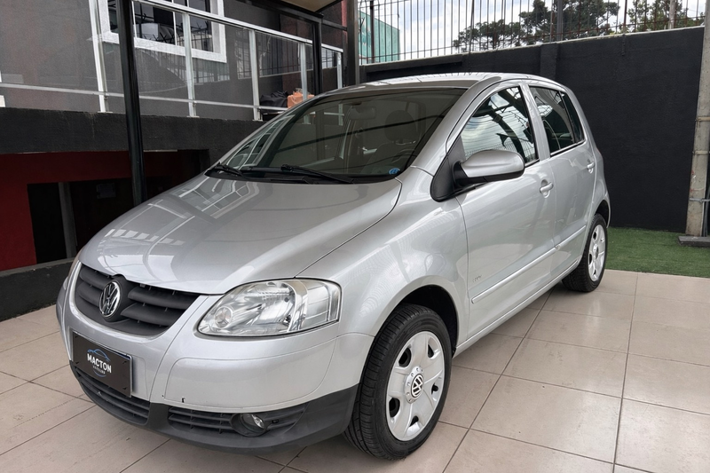 Volkswagen Fox 1.6 Mi Total Flex 8V 5p na cor Prata em Curitiba / PR - 898677
