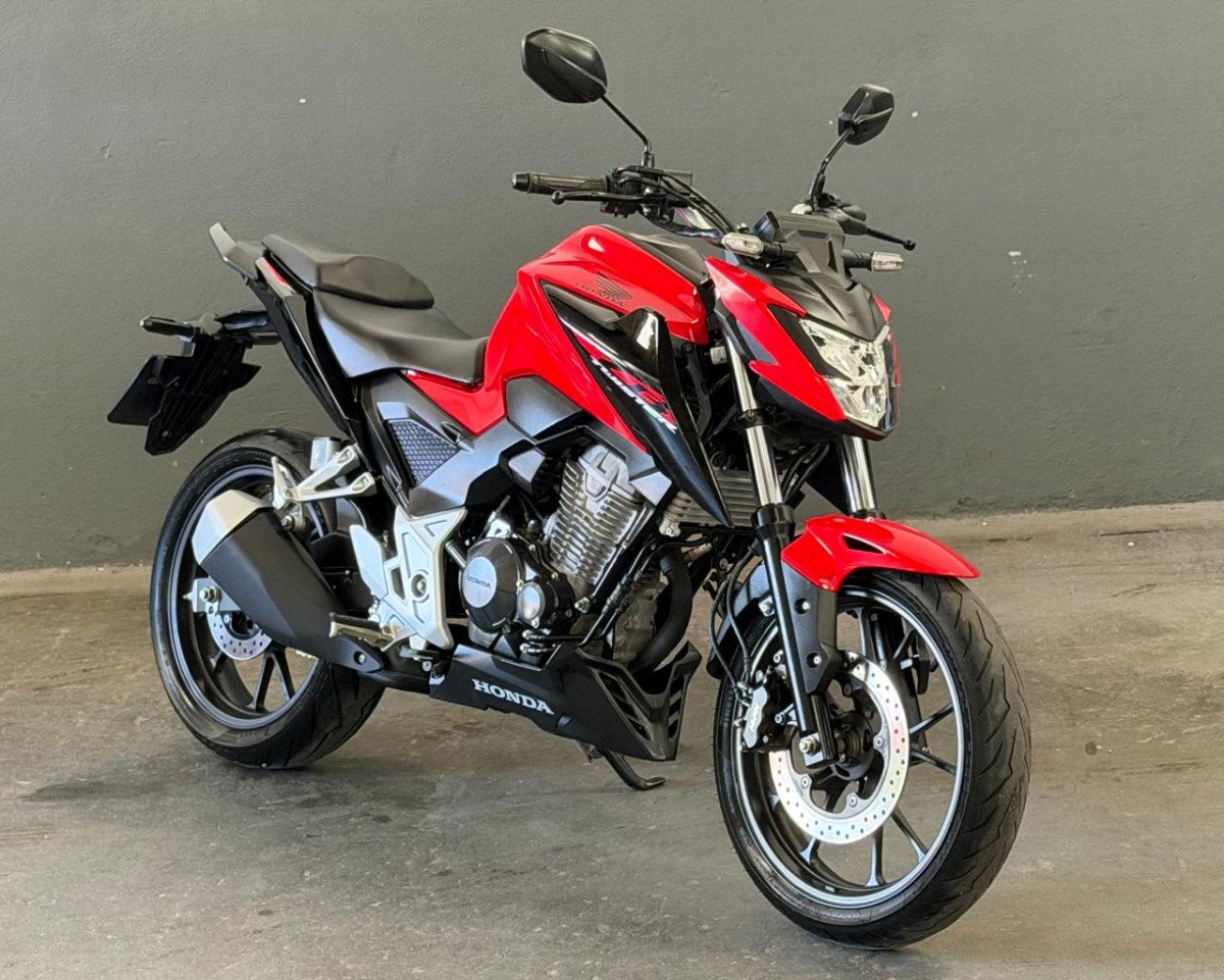 Honda CB 300F Twister Flex  na cor Vermelho no Porto Alegre / RS - 898832