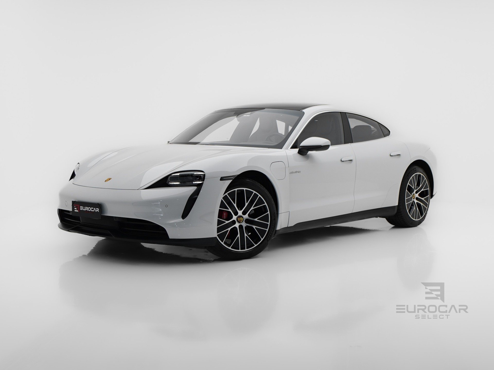 Porsche Taycan 4S (Elétrico) na cor Branco em Curitiba / PR - 899084