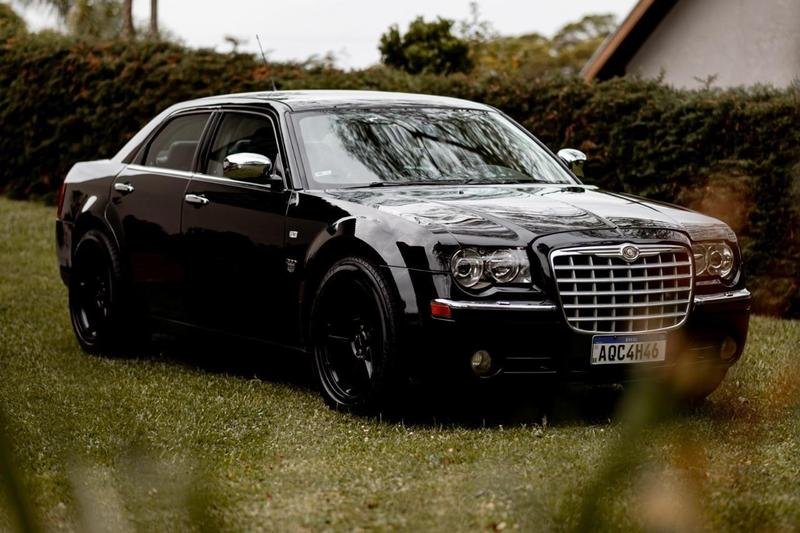 Chrysler 300C 3.5 V6 249cv na cor Preto em Campo Largo / PR - 899098