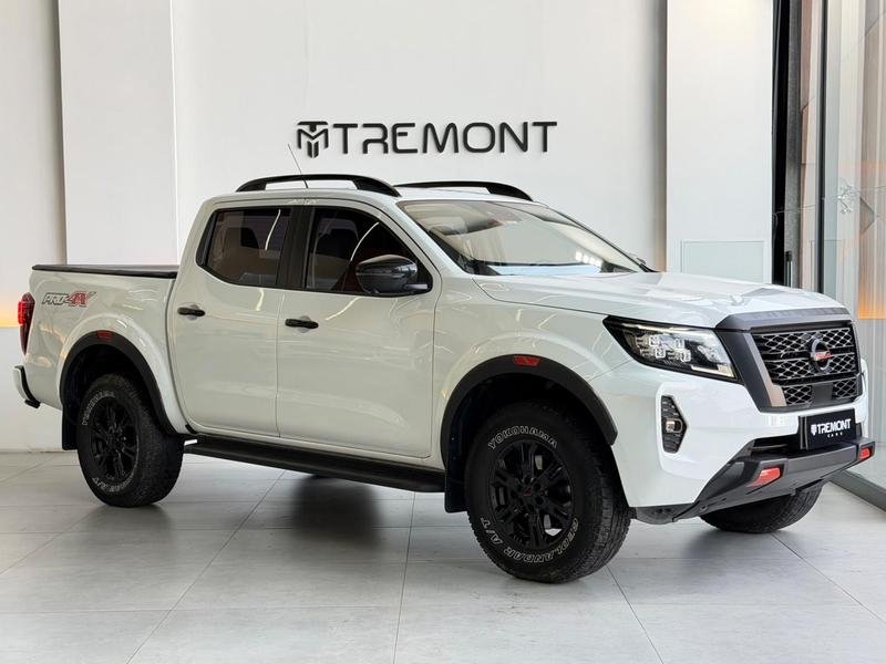 Nissan Frontier PRO4X CD 4x4 2.3 Bi-TB Die. Aut na cor Branco em Curitiba / PR - 899101