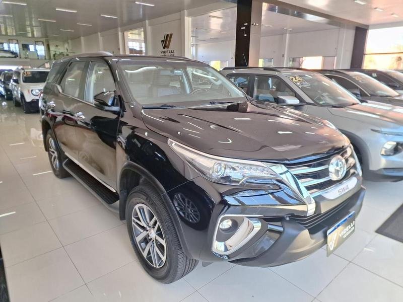 Toyota Hilux SW4 SRX 4x4 2.8 TDI 16V Dies. Aut. na cor Preto em Cascavel / PR - 899468