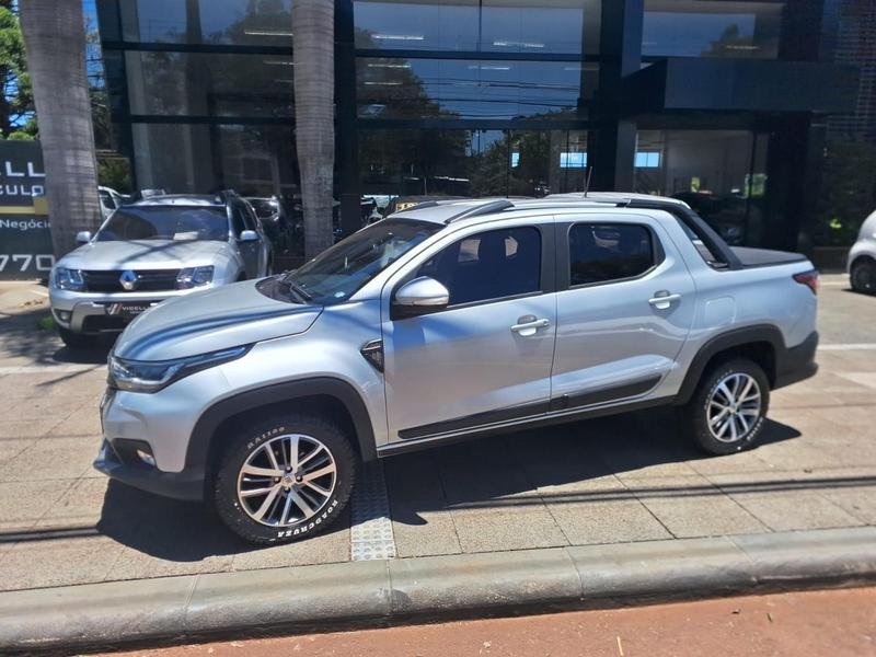 Fiat Strada Volcano 1.3 Flex 8V CD na cor Prata em Cascavel / PR - 899512