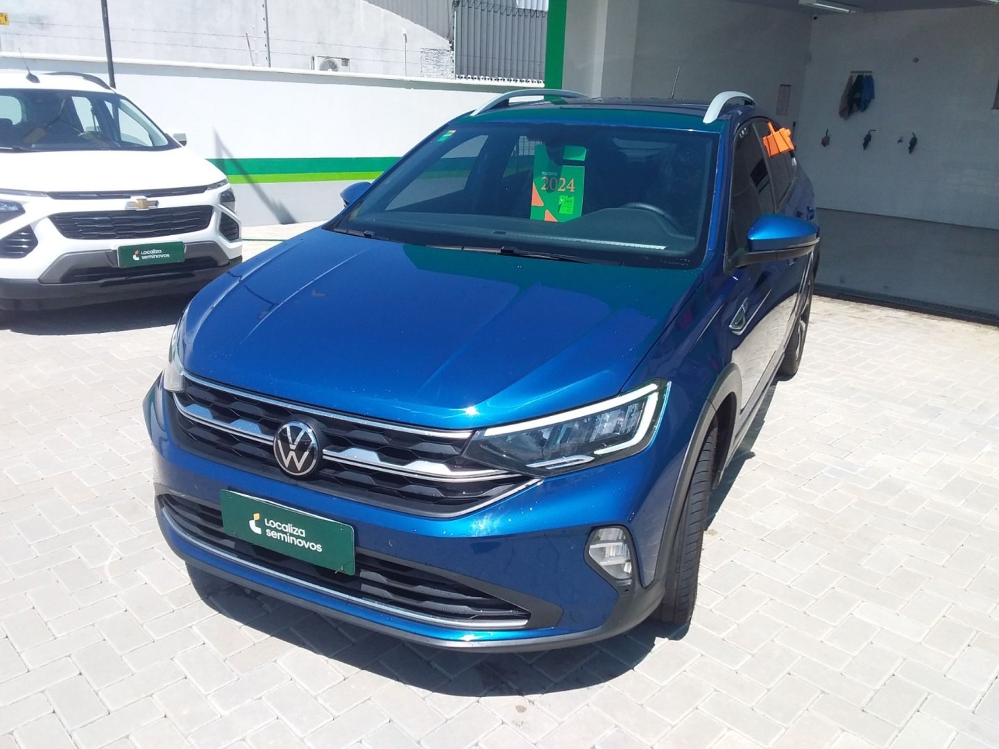 Volkswagen Nivus Highline 1.0 200 TSI Flex Aut. na cor Azul em Palhoça / SC - 899597