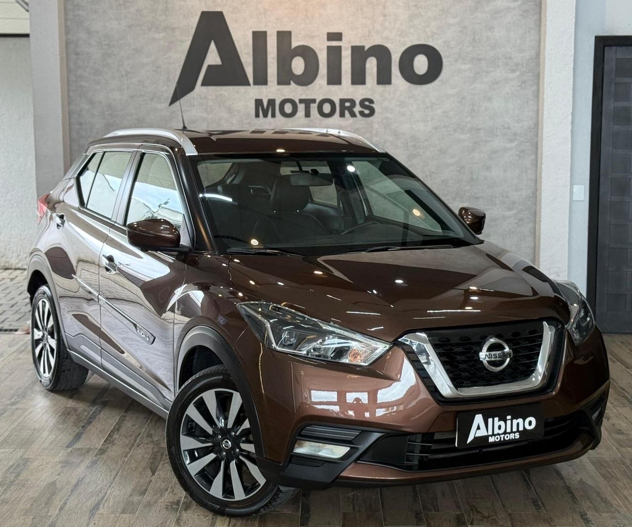 Nissan KICKS SL 1.6 16V FlexStar 5p Aut. na cor Marrom em Joinville / SC - 9