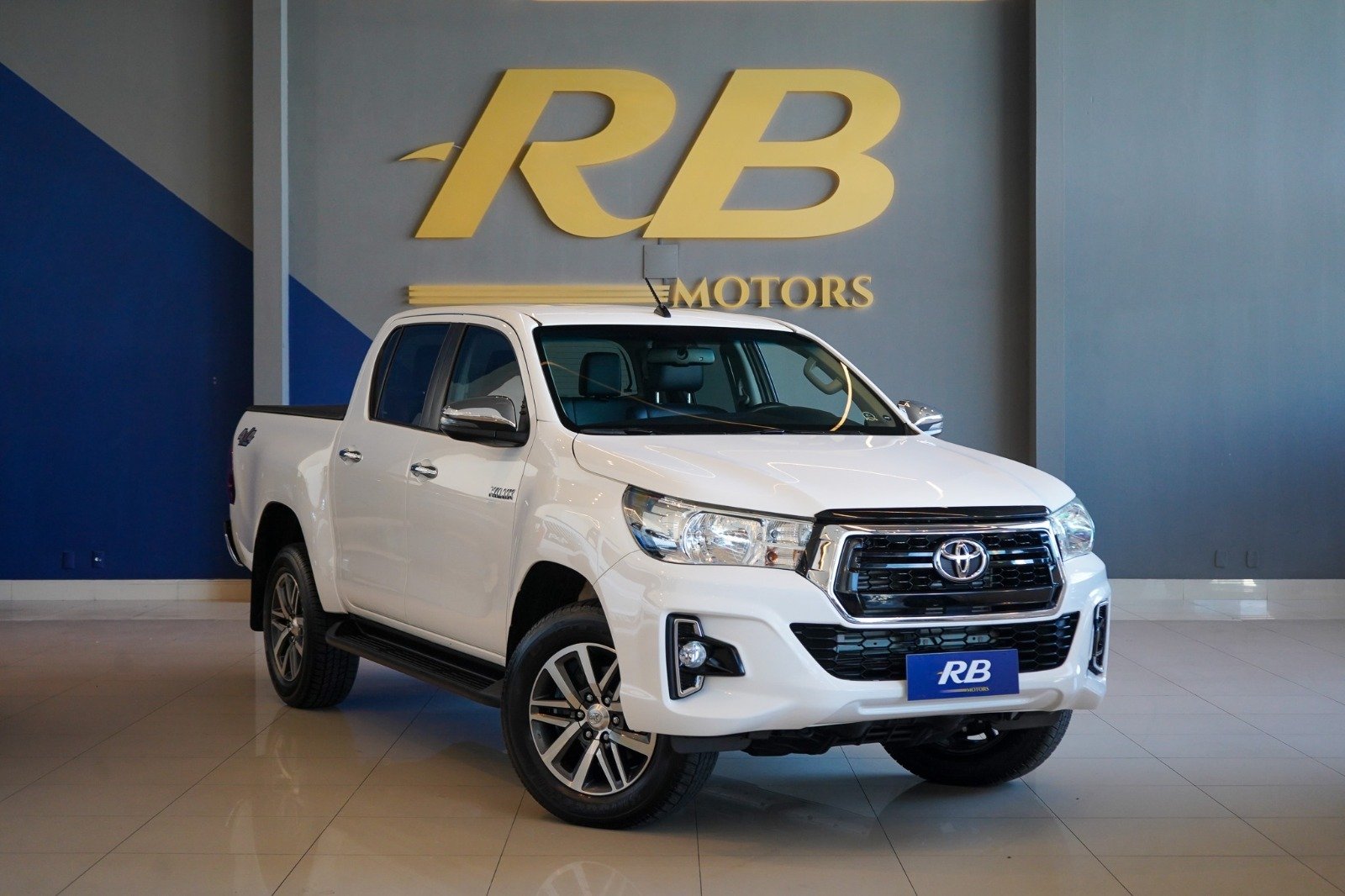 Toyota Hilux CD SRV 4x4 2.8 TDI Diesel Aut. na cor Branco em Itajaí / SC - 900325
