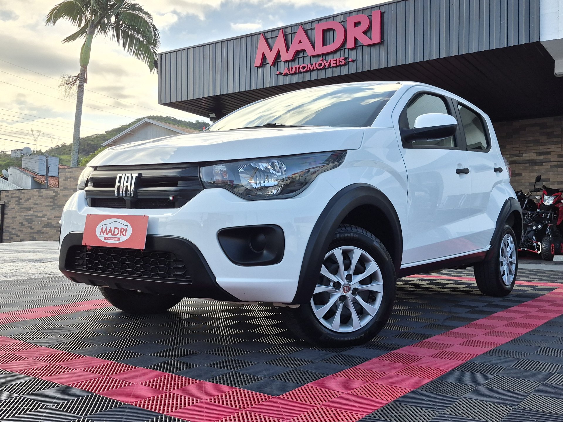 Fiat Mobi LIKE 1.0 Fire Flex 5p. na cor Branco em Palhoça / SC - 900330