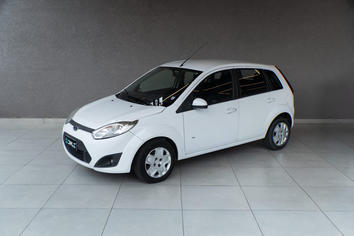 Ford Fiesta 1.0 8V Flex/Class 1.0 8V Flex 5p na cor Branco em Curitiba / PR - 900412