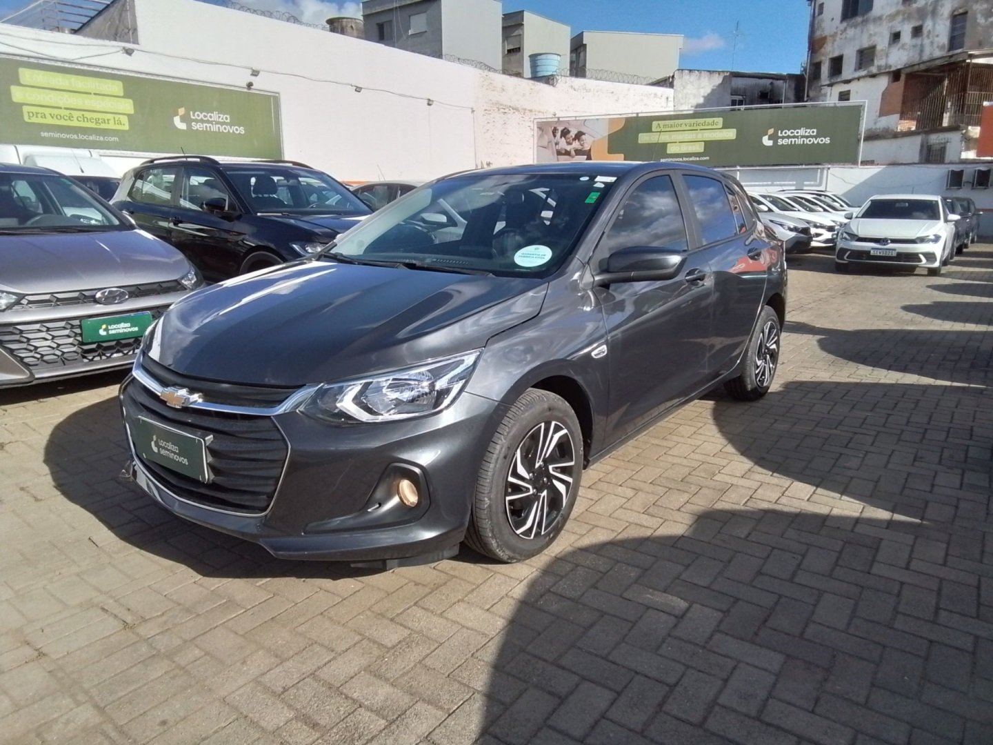 Chevrolet Onix HATCH LT 1.0 12V TB Flex 5p Mec. na cor Cinza no Gravataí / RS - 900553