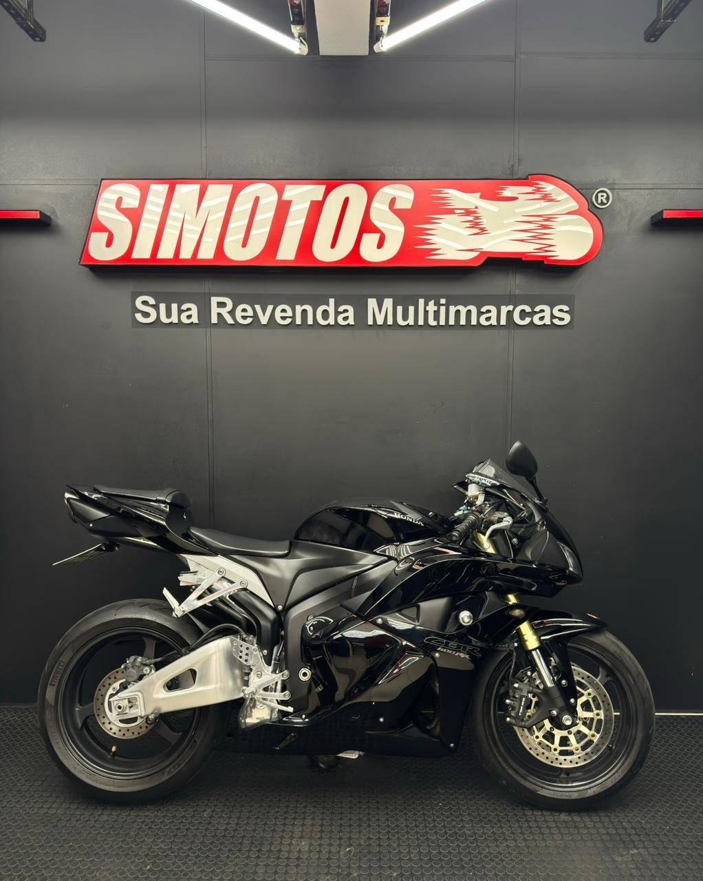 Honda CBR 600 RR  na cor Preto em Florianópolis / SC - 901455