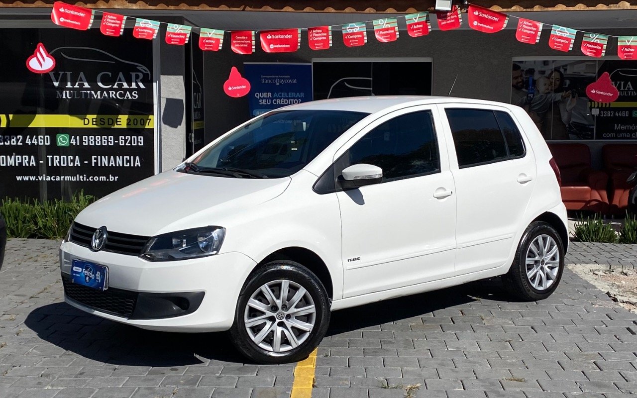 Volkswagen Fox 1.0 Mi Total Flex 8V 5p na cor Branco em São José dos Pinhais / PR - 901870
