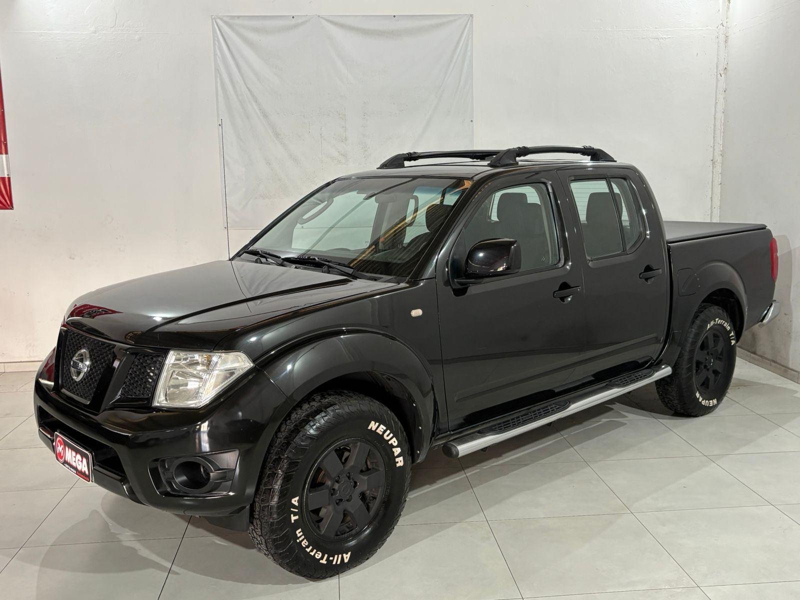 Nissan Frontier S CD 4x4 2.5 TB Diesel na cor Preto em Guaramirim / SC - 902152