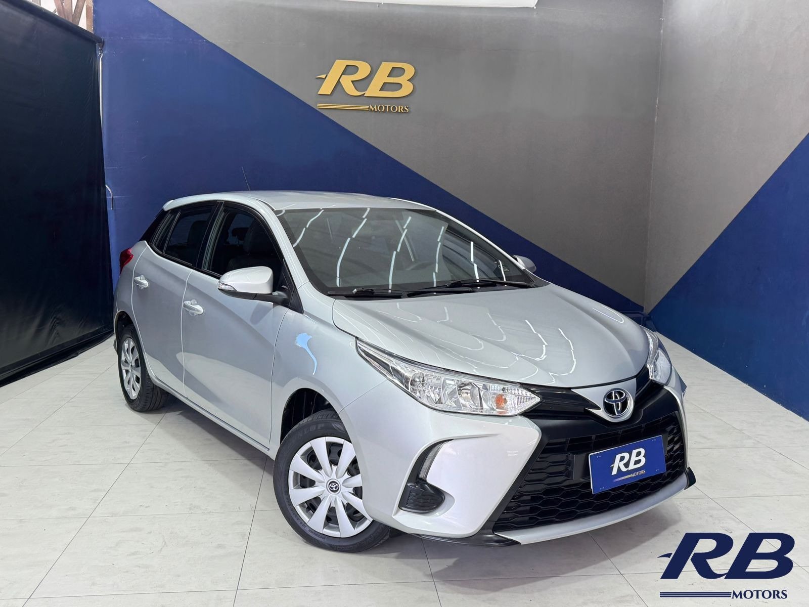 Toyota Yaris XL 1.5 Flex 16V 5p Aut. na cor Prata em Itajaí / SC - 902364