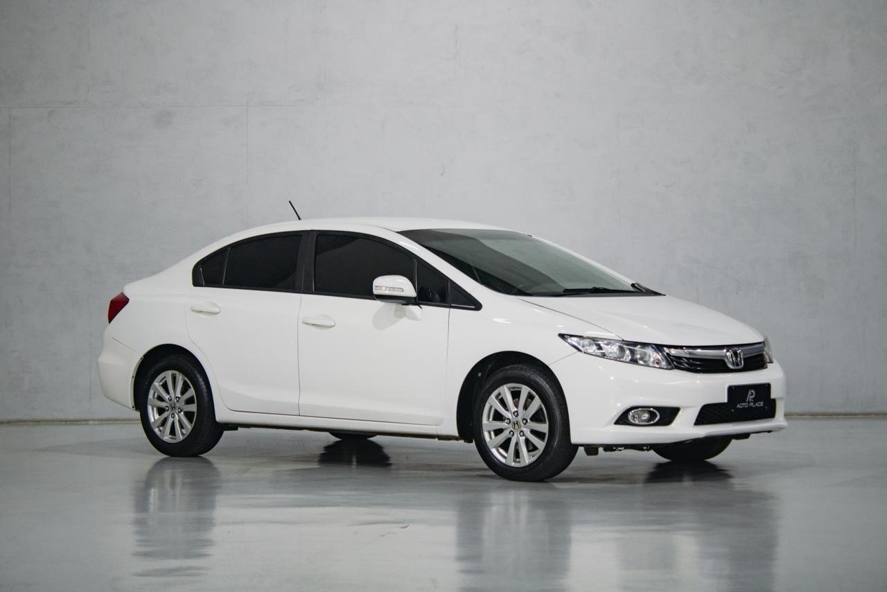 Honda Civic Sedan LXR 2.0 Flexone 16V Aut. 4p na cor Branco em São José dos Pinhais / PR - 902452