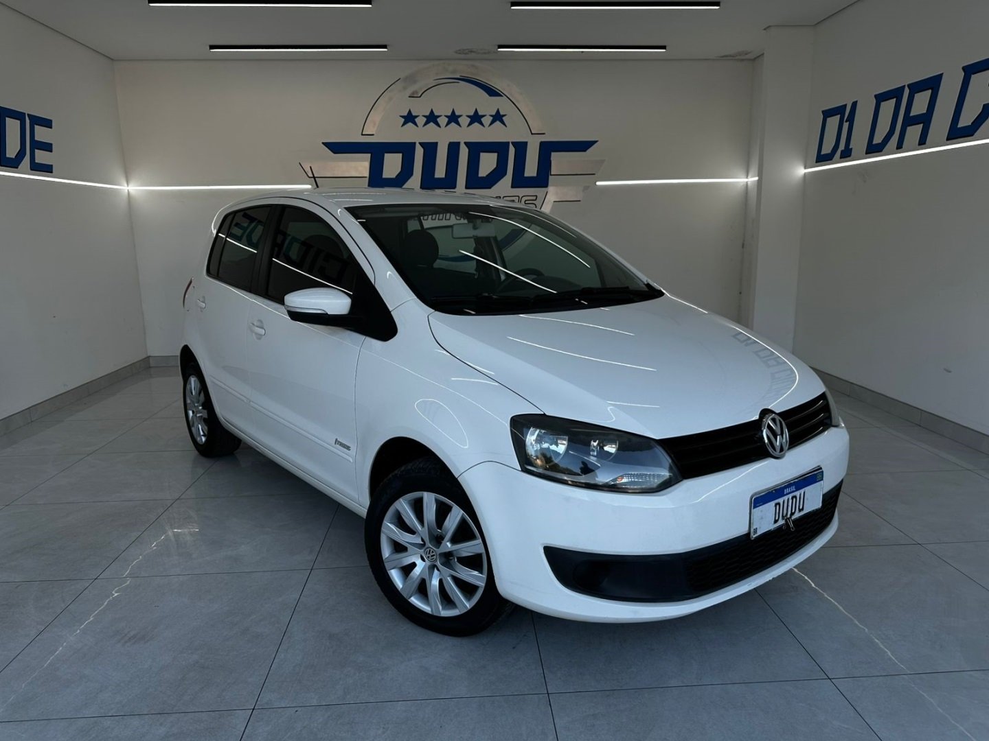 Volkswagen Fox City 1.0 Mi/ 1.0Mi Total Flex 8V 5p na cor Branco em Joinville / SC - 902754