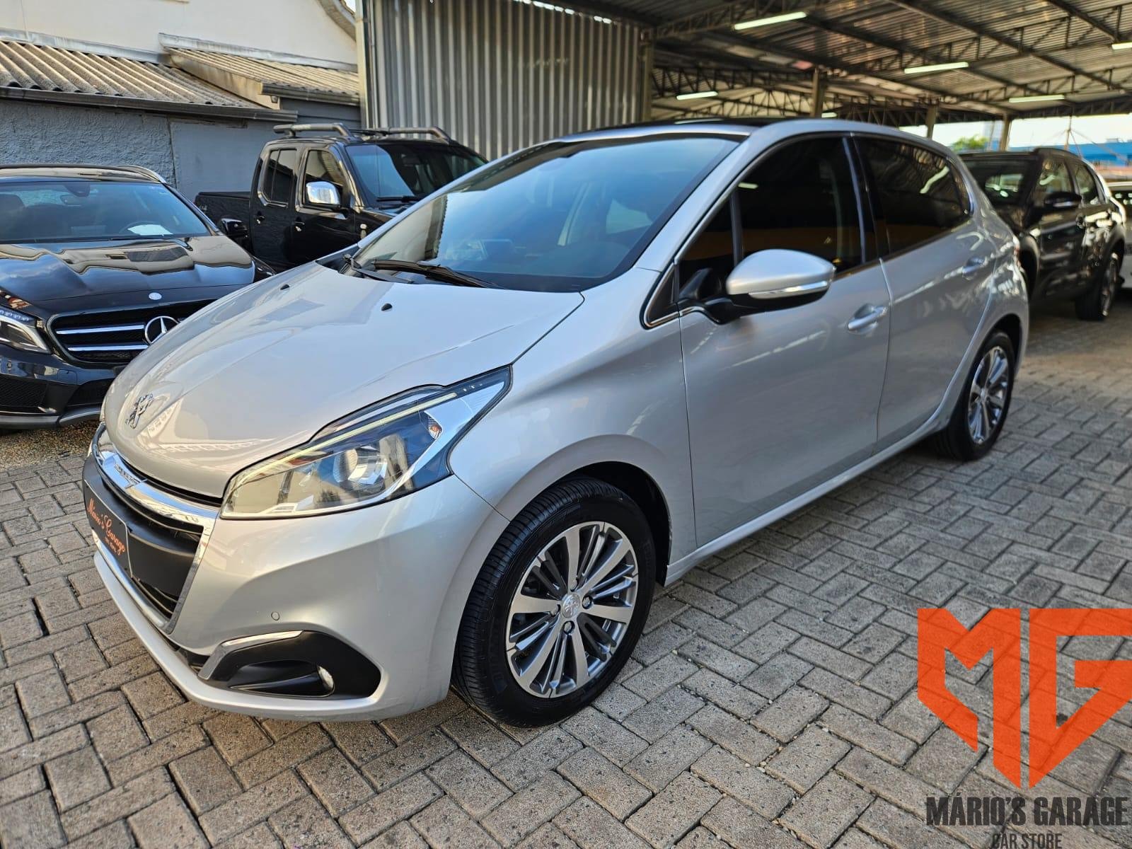 Peugeot 208 Griffe 1.6 Flex 16V 5p Aut. na cor Prata em Blumenau / SC - 903873