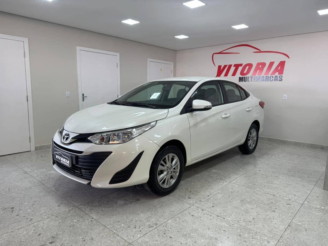 Toyota Yaris XL Plus Con. Sed. 1.5 Flex 16V Aut na cor Branco em Joinville / SC - 904612