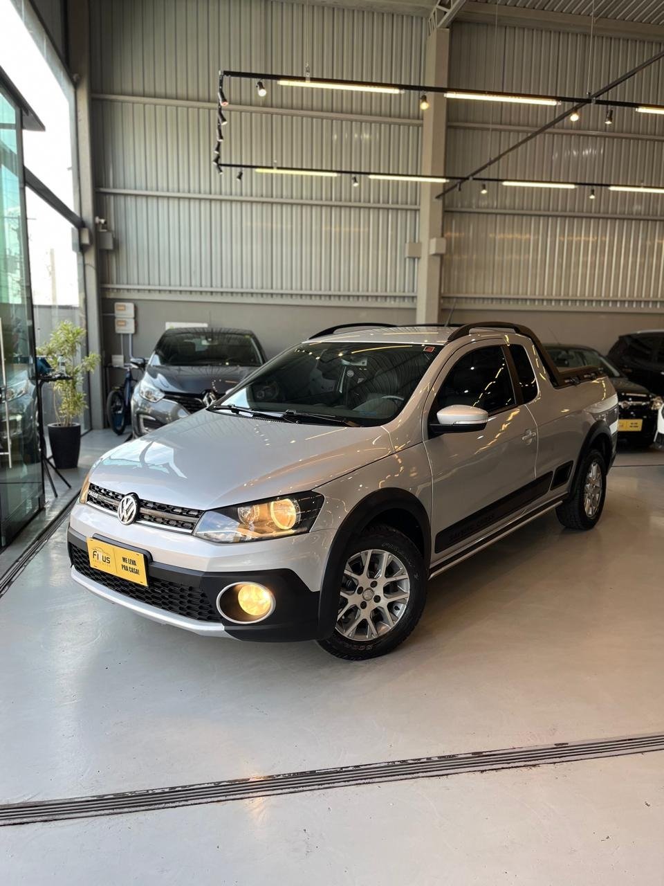 Volkswagen Saveiro CROSS 1.6 T. Flex 16V CE na cor Prata em São Mateus do Sul / PR - 904655