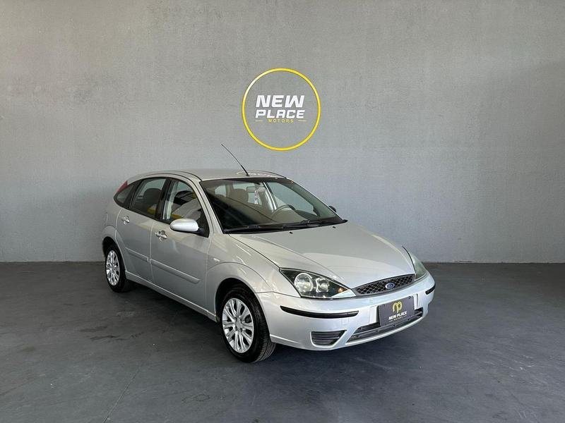 Ford Focus 1.6 S/SE/SE Plus Flex 8V/16V 5p na cor Prata em São José dos Pinhais / PR - 904751