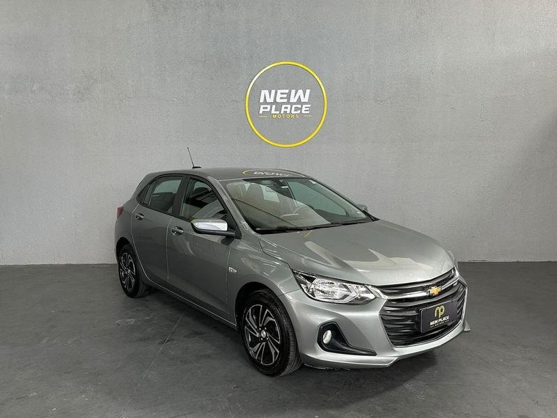 Chevrolet Onix HATCH LT 1.0 12V TB Flex 5p Mec. na cor Prata em São José dos Pinhais / PR - 904753