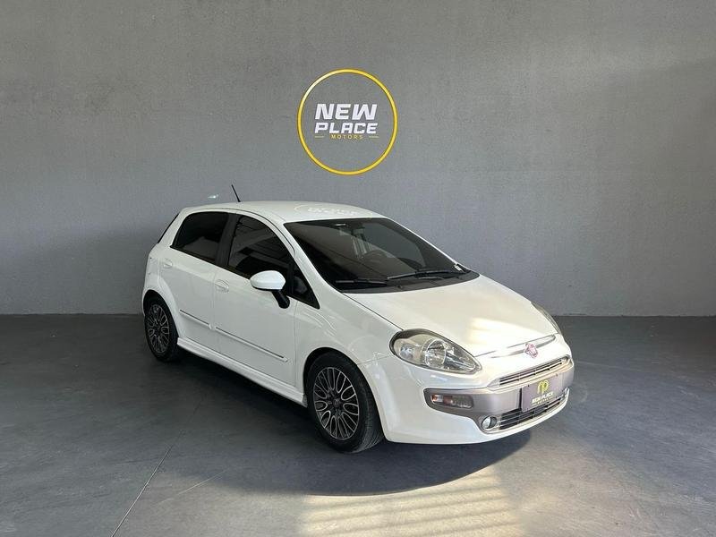 Fiat Punto BLACKMOTION 1.8 Flex 16V 5p. na cor Branco em São José dos Pinhais / PR - 904906