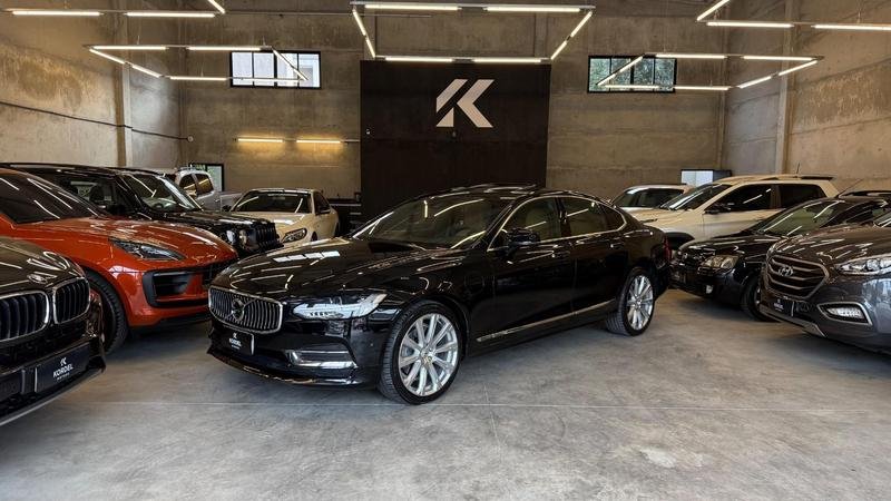 Volvo S90 T-8 INSCRIPT 2.0 AWD (Híbrido) na cor Preto em Curitiba / PR - 904926