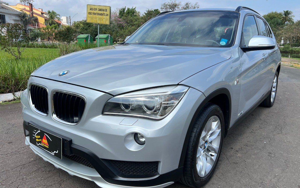 BMW X1 SDRIVE 20i X-Line 2.0 TB Active Flex na cor Prata no Canoas / RS - 904934