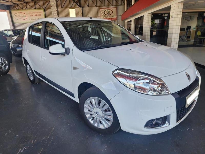 Renault Sandero Privilège Hi-Flex 1.6 8V 5p na cor Branco em Cascavel / PR - 905183