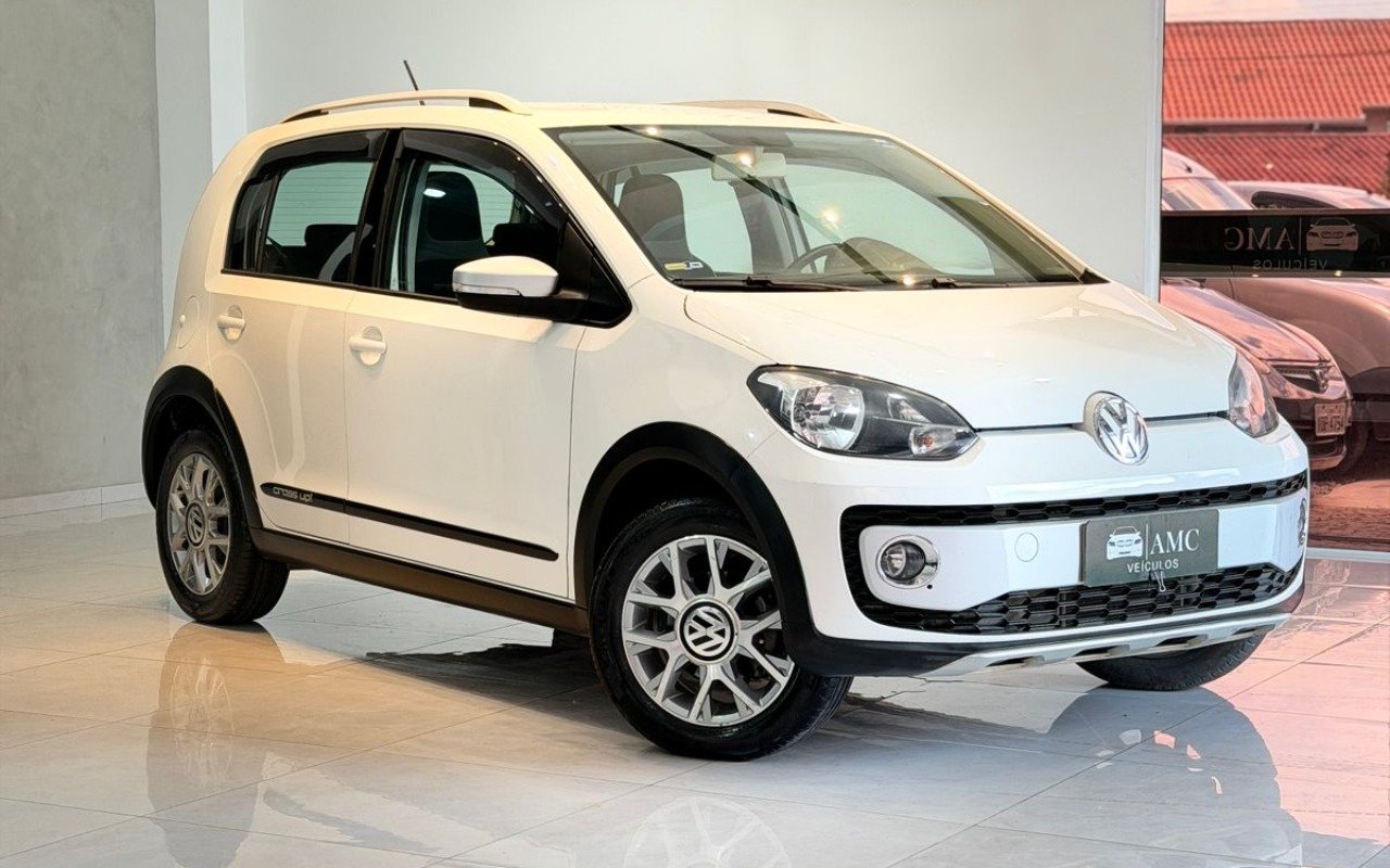 Volkswagen Up! cross 1.0 T. Flex 12V 5p na cor Branco em Joinville / SC - 905785