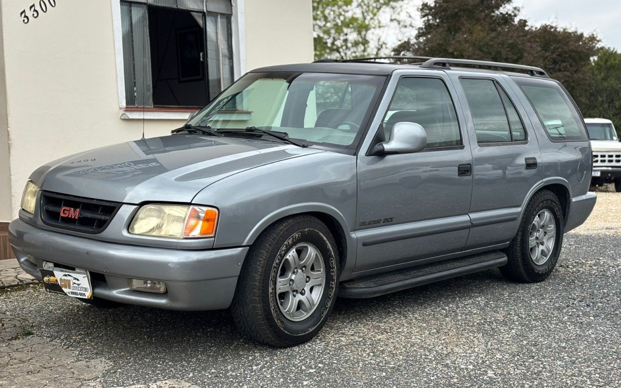 Chevrolet Blazer DLX 4.3 V6 na cor Prata em Campo Largo / PR - 908332