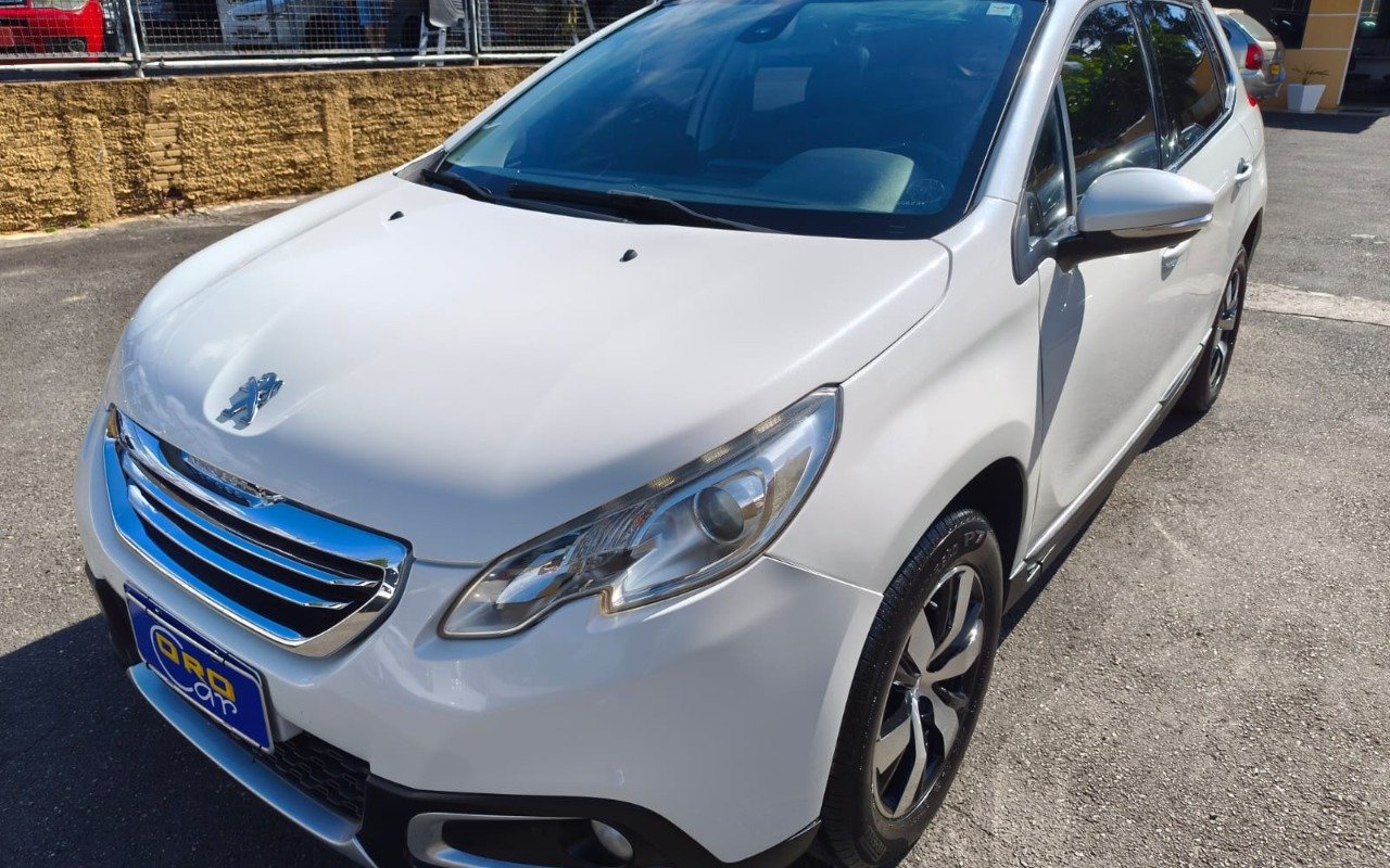 Peugeot 2008 Griffe 1.6 Flex 16V 5p Aut. na cor Branco em Curitiba / PR - 909788