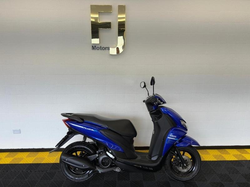 YAMAHA FLUO 125 ABS  na cor Azul em Curitiba / PR - 909796