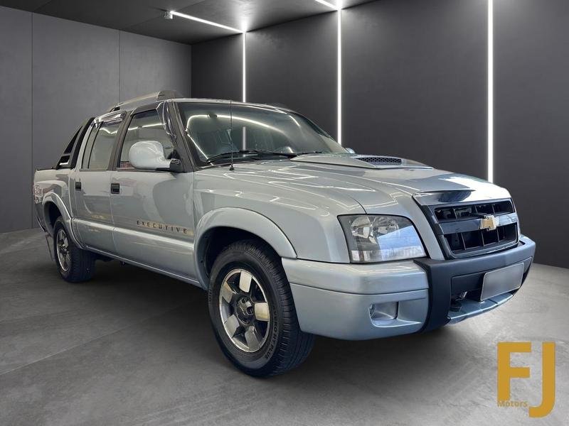 Chevrolet S10 Pick-Up Exec. 2.8 4x4 CD TB Int.Dies na cor Prata em Curitiba / PR - 909806