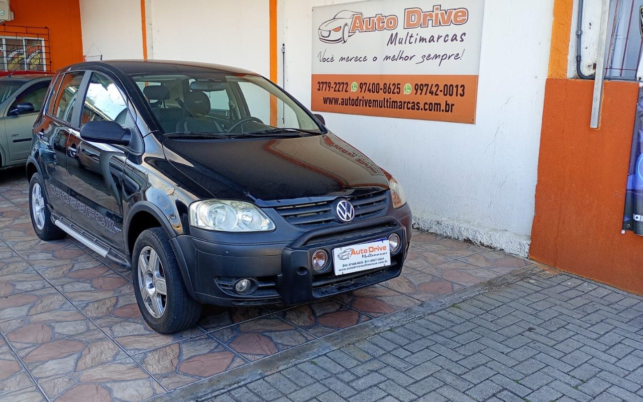 Volkswagen Crossfox 1.6 Mi Total Flex 8V 5p na cor Preto em Curitiba / PR - 910340