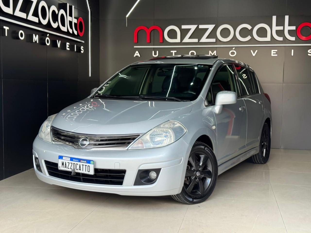 Nissan TIIDA SL 1.8/1.8 Flex 16V Mec. na cor Prata em Joinville / SC - 911520