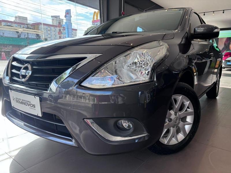 Nissan VERSA SV 1.6 16V FlexStart 4p Mec. na cor Cinza no Porto Alegre / RS - 911695