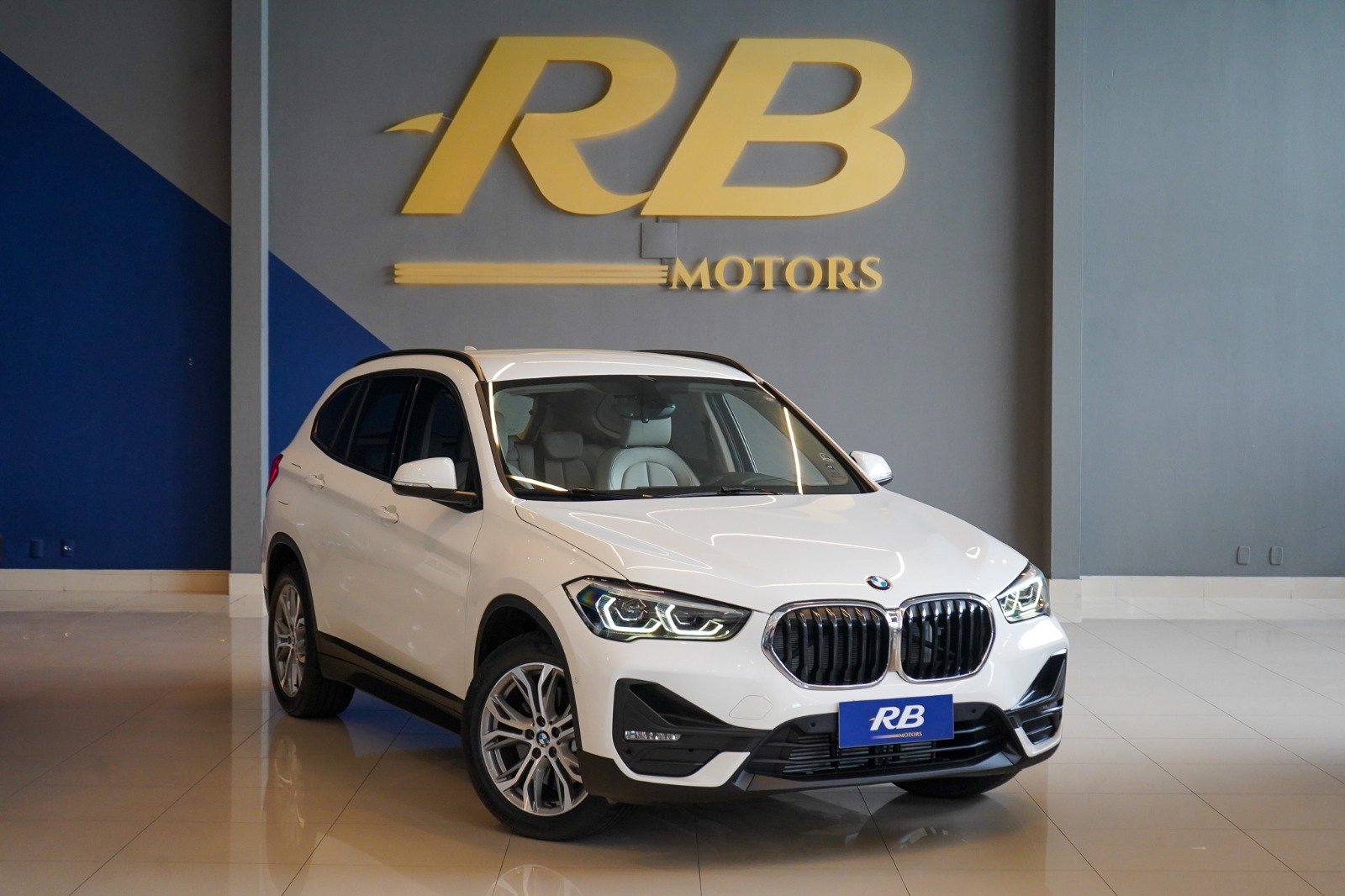 BMW X1 SDRIVE 20i 2.0/2.0 TB Acti.Flex Aut. na cor Branco em Itajaí / SC - 911709