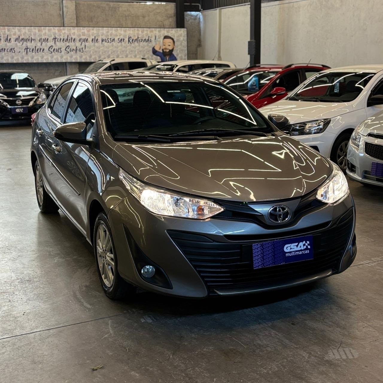 Toyota Yaris XL Sedan 1.5 Flex 16V 4p Aut. na cor Cinza em Sorocaba / SP - 911777