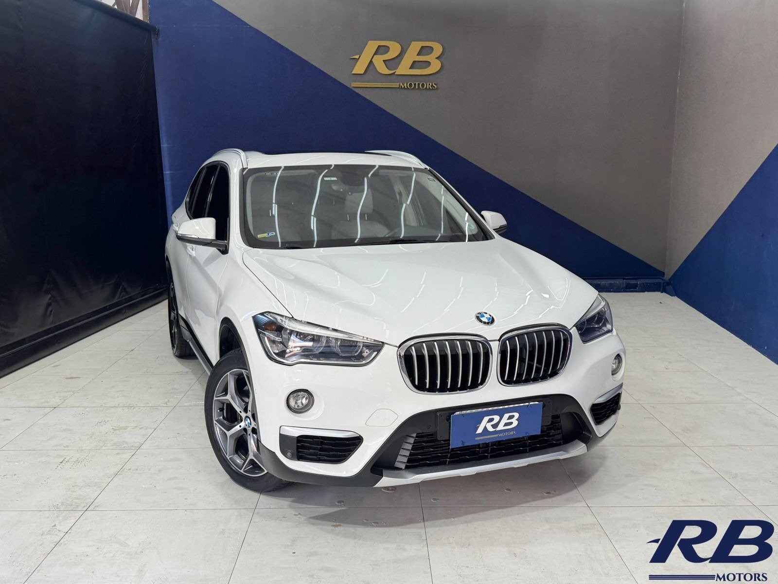 BMW X1 SDRIVE 20i 2.0/2.0 TB Acti.Flex Aut. na cor Branco em Florianópolis / SC - 912538