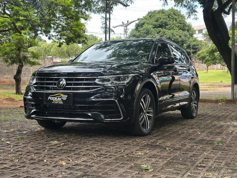 Volkswagen Tiguan Allspac R-Line 300 TSI 2.0 na cor Preto em Londrina / PR - 912626