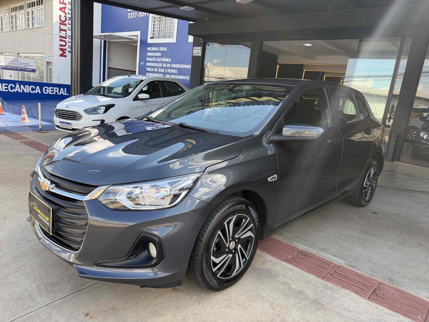 Chevrolet Onix HATCH LT 1.0 12V TB Flex 5p Mec. na cor Cinza em Londrina / PR - 912802