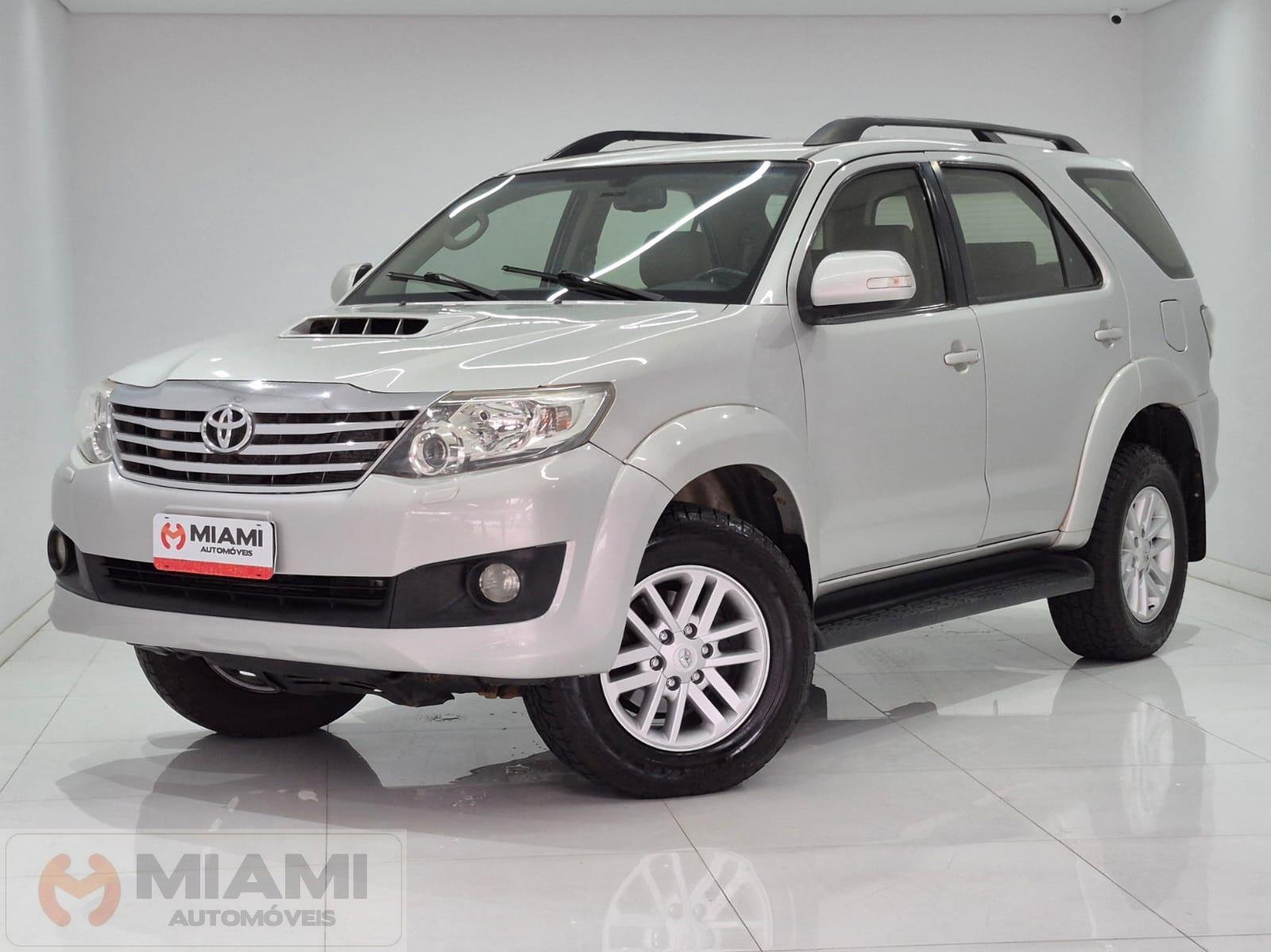 Toyota Hilux SW4 SRV D4-D 4x4 3.0 TDI Dies. Aut na cor Prata em Brusque / SC - 912963